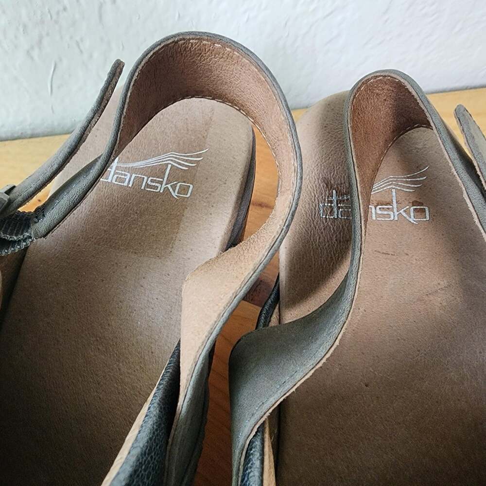 Dansko Shoes Womens Size 9.5 EU 40 Gray Leather Slingback Studded Platform Heel - Picture 9 of 13